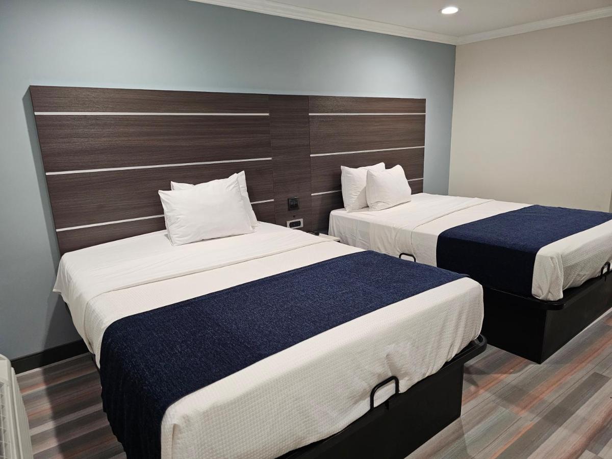 Double Room with Two Double Beds - Non-Smoking at Travelodge by Wyndham Fullerton Near Anaheim