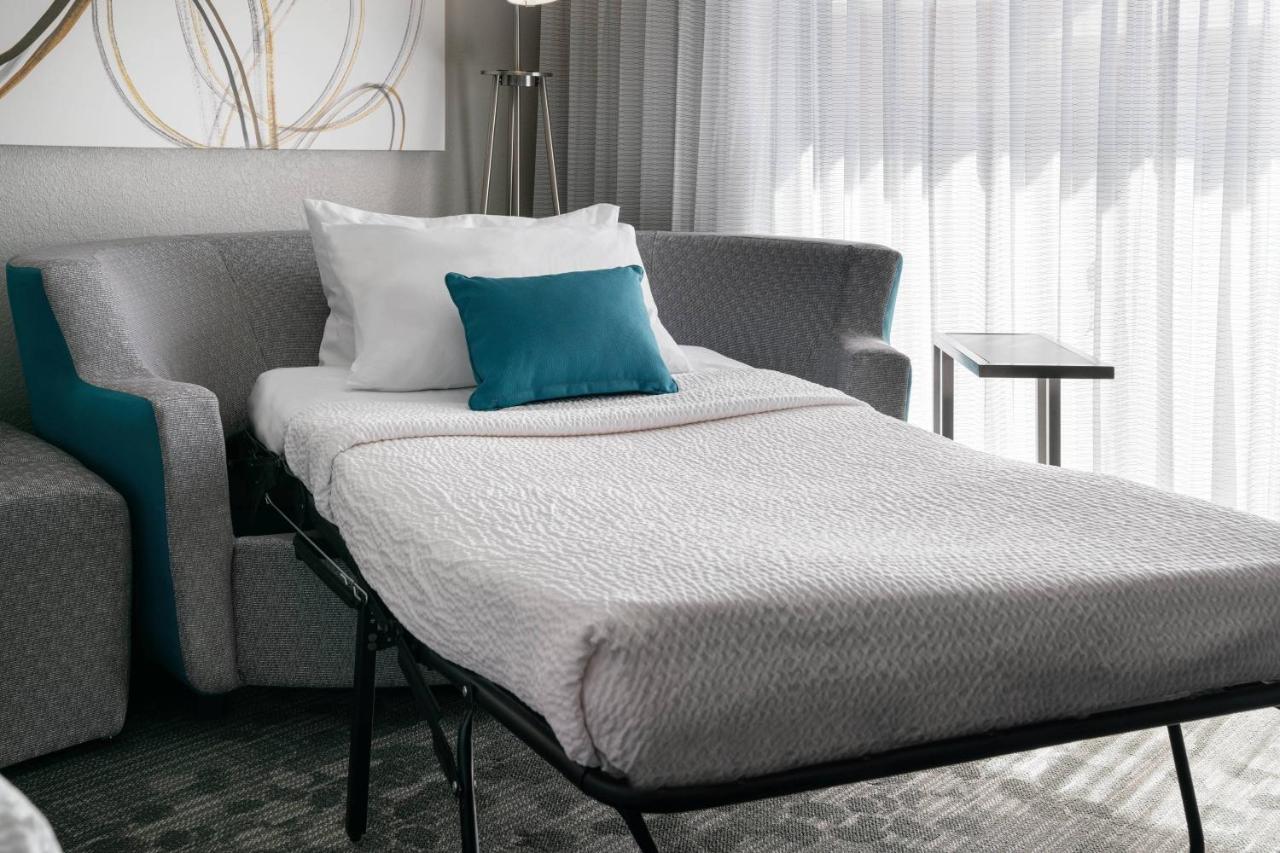 King Suite with Sofa Bed at Courtyard by Marriott Las Vegas Convention Center