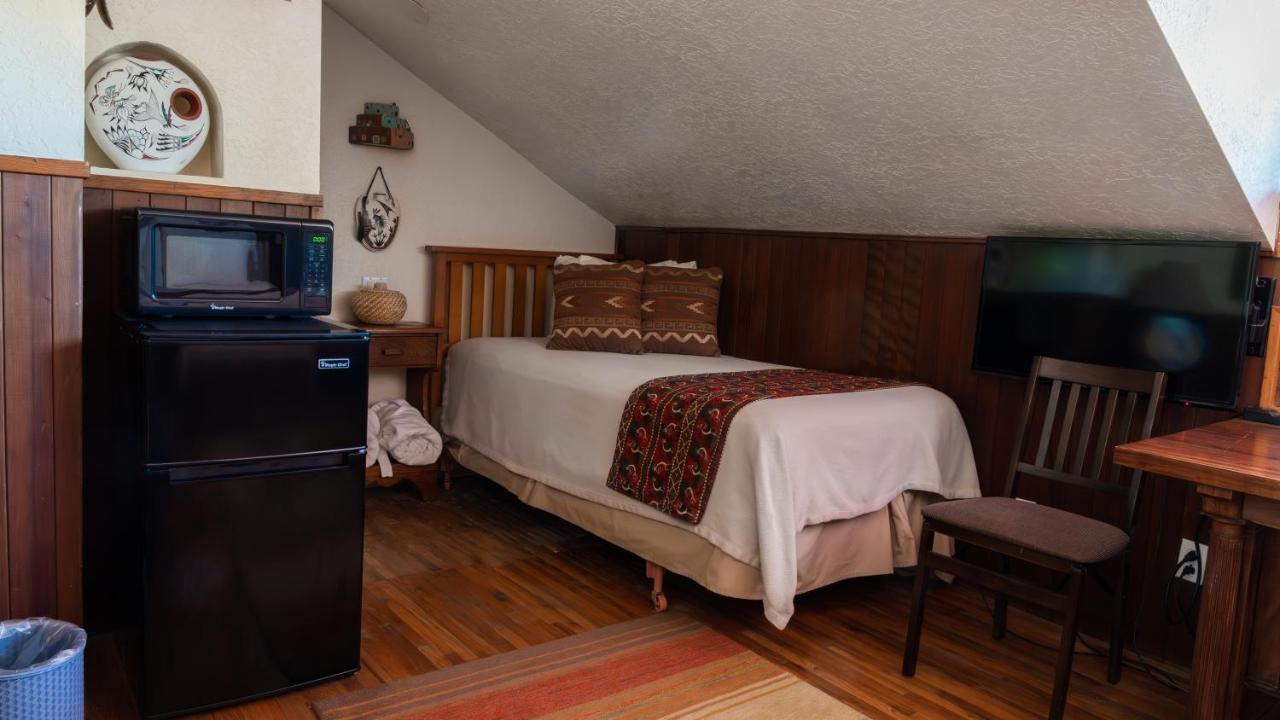 | Red Horse Bed and Breakfast