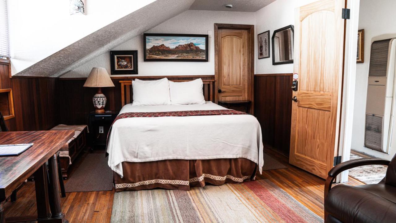 | Red Horse Bed and Breakfast