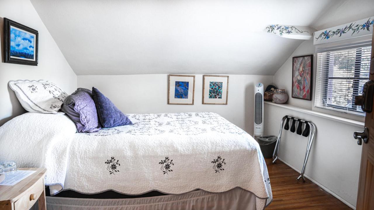 | Red Horse Bed and Breakfast