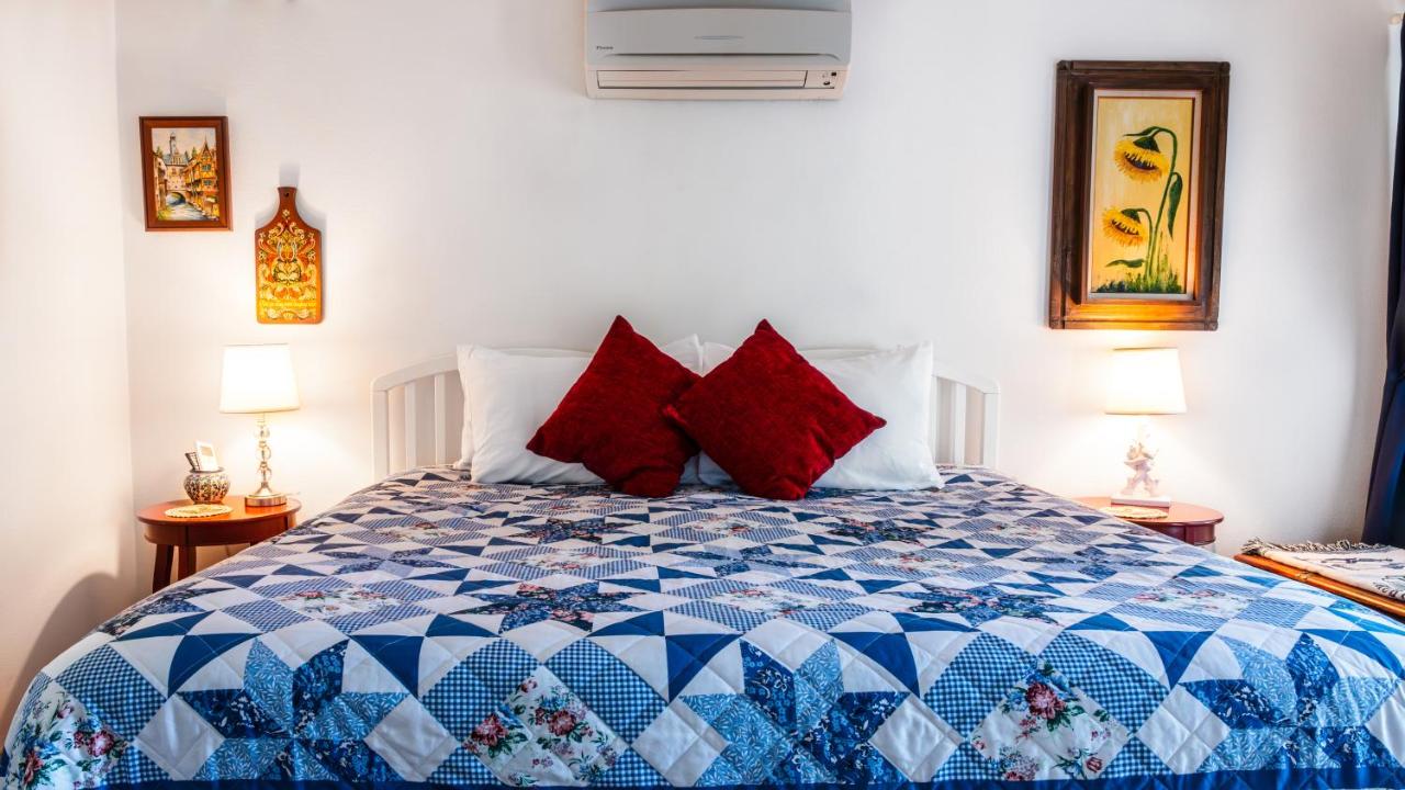 | Red Horse Bed and Breakfast