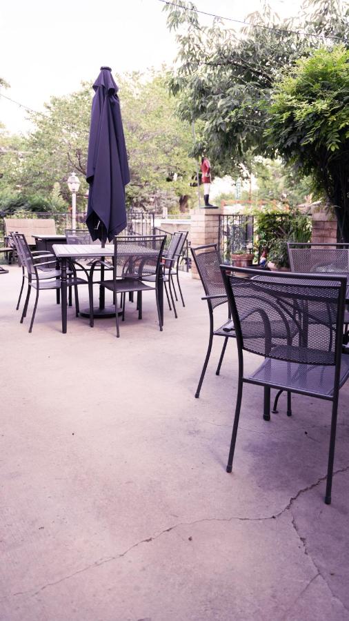| Red Horse Bed and Breakfast