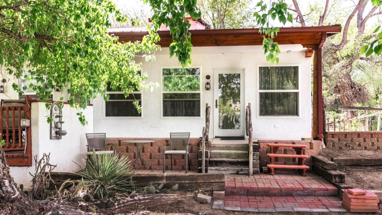 | Red Horse Bed and Breakfast