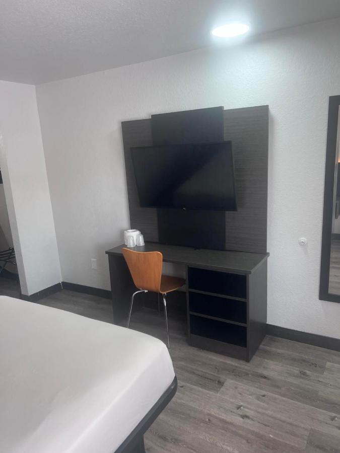 Double Room - Disability Access - Roll In Shower at Motel 6-Orlando, FL - Winter Park