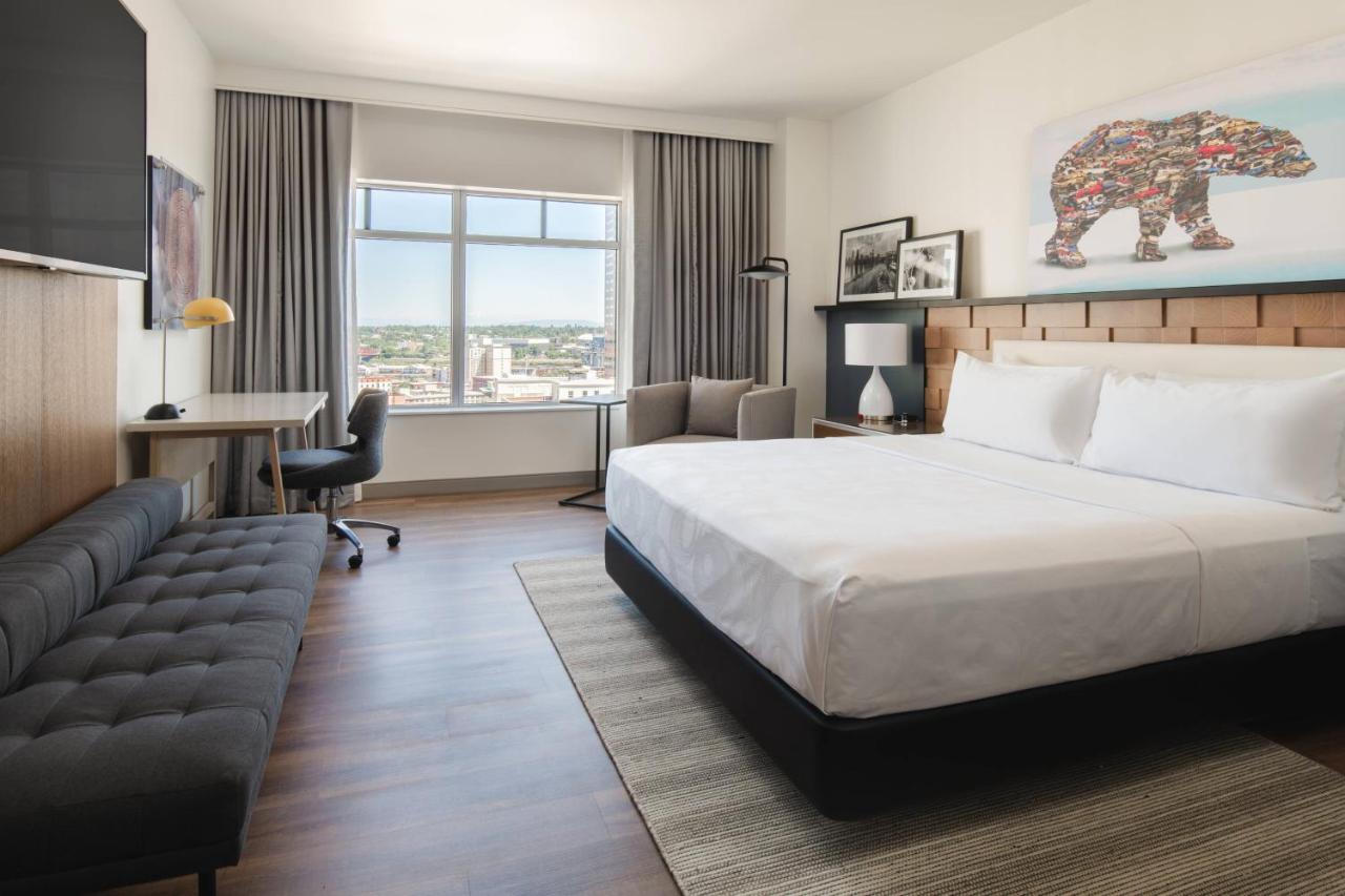Club King Room with Lounge Access at The Bidwell Marriott Portland
