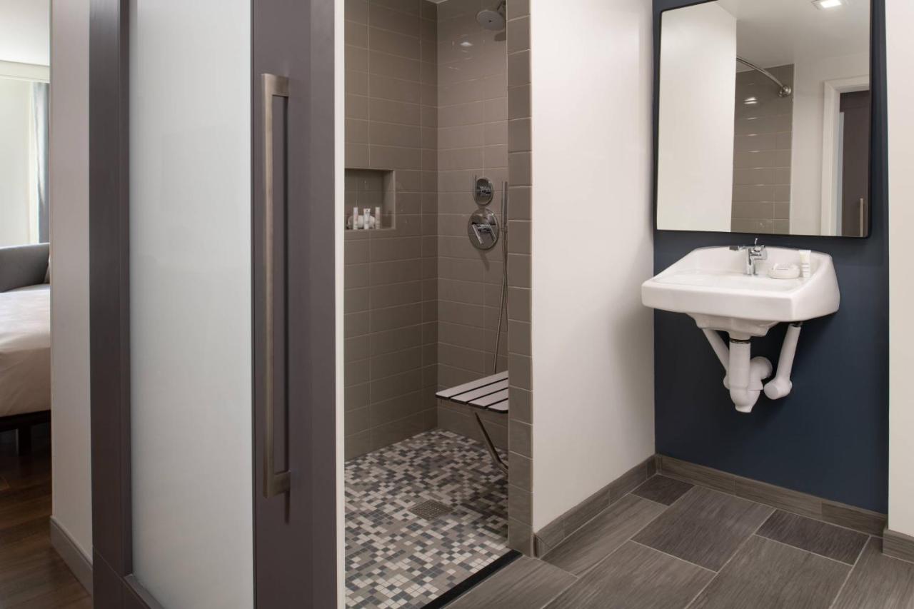 Standard King Room at The Bidwell Marriott Portland