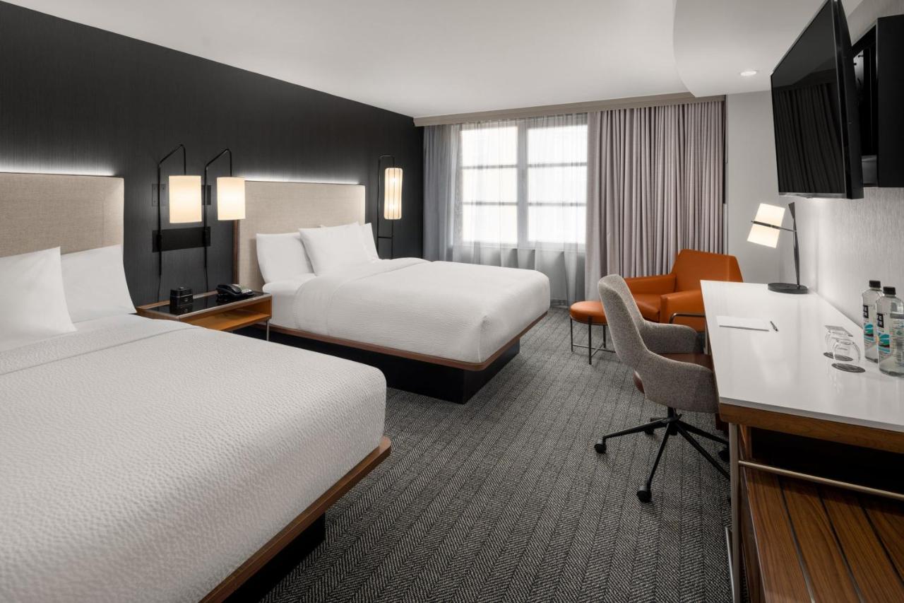Standard Queen Room with Two Queen Beds at Courtyard by Marriott Seattle Bellevue/Downtown
