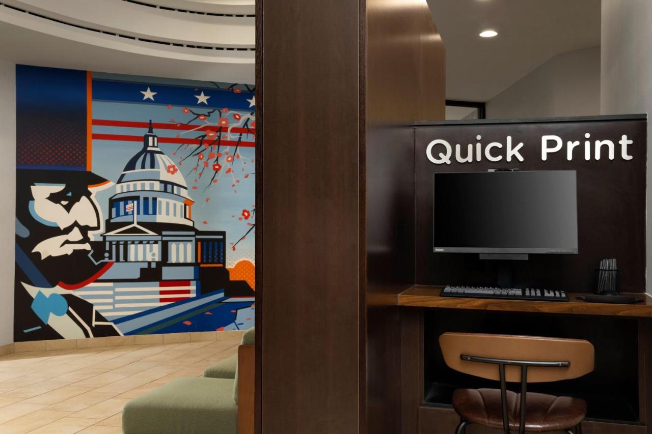 | Courtyard by Marriott Washington Capitol Hill/Navy Yard
