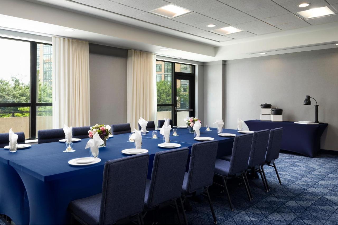 | Courtyard by Marriott Washington Capitol Hill/Navy Yard