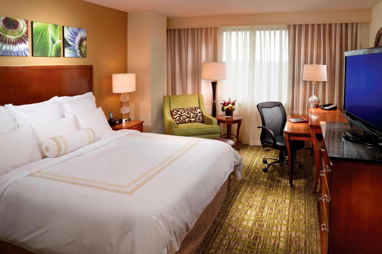 King Room at Atlanta Marriott Alpharetta