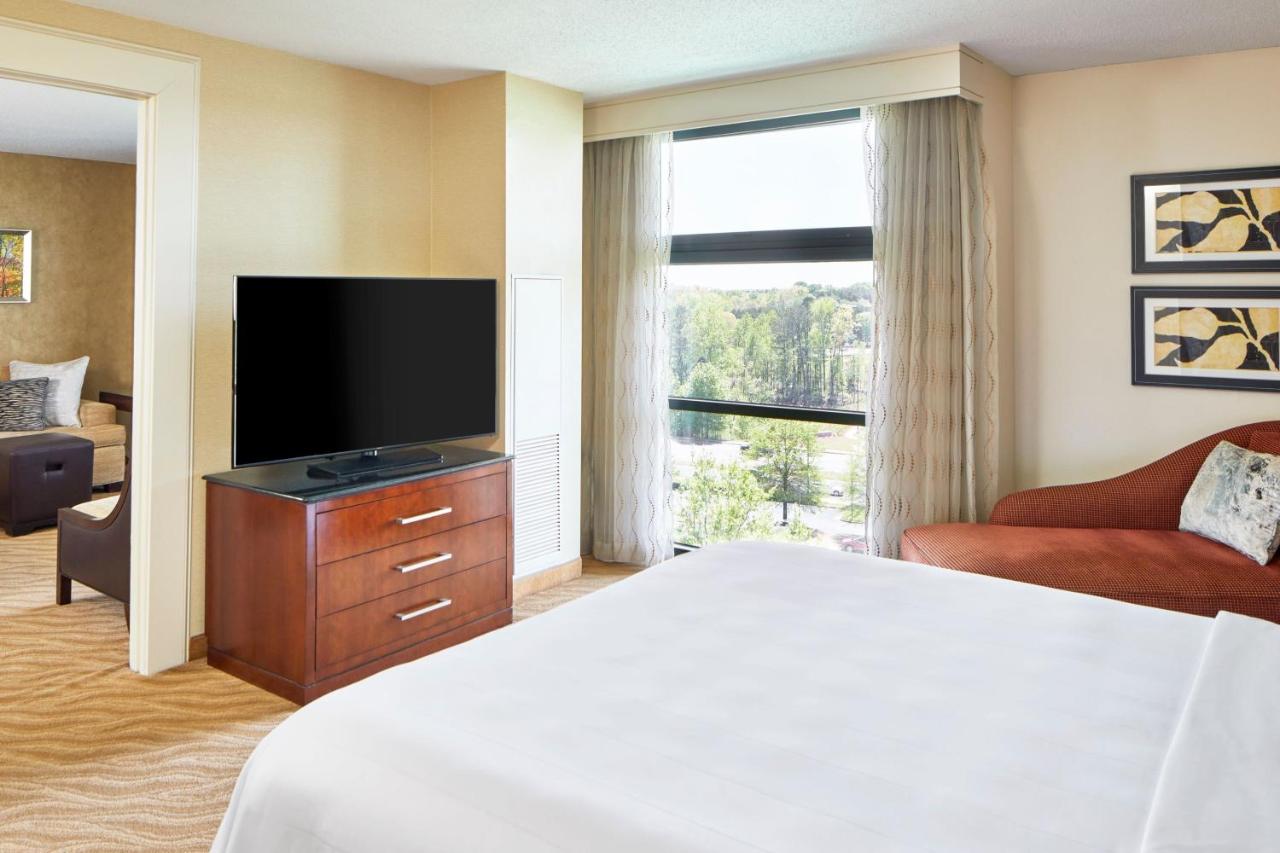 Concierge level, 1 Bedroom Junior Suite, 1 King at Atlanta Marriott Alpharetta