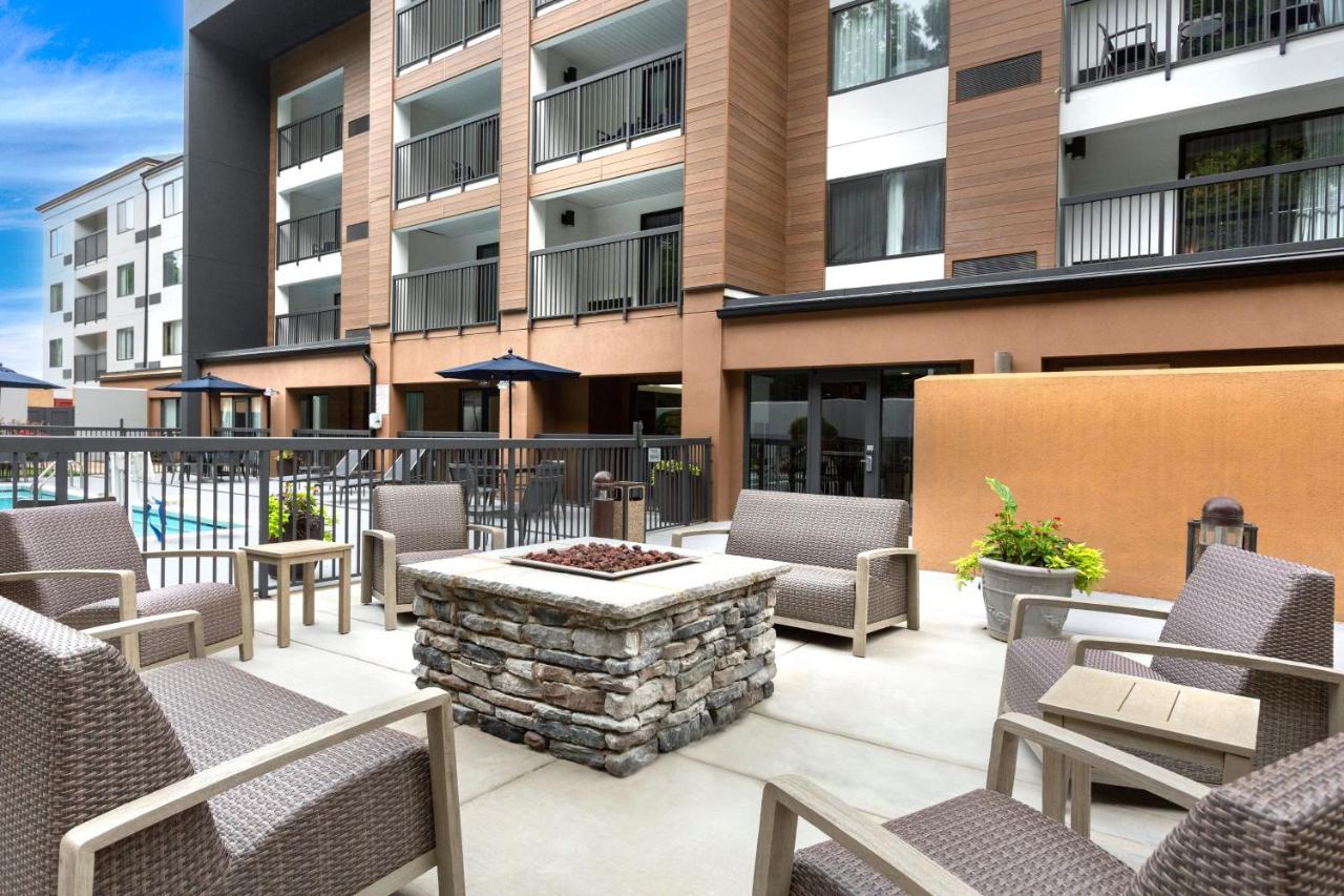 | Courtyard Winston-Salem Hanes Mall