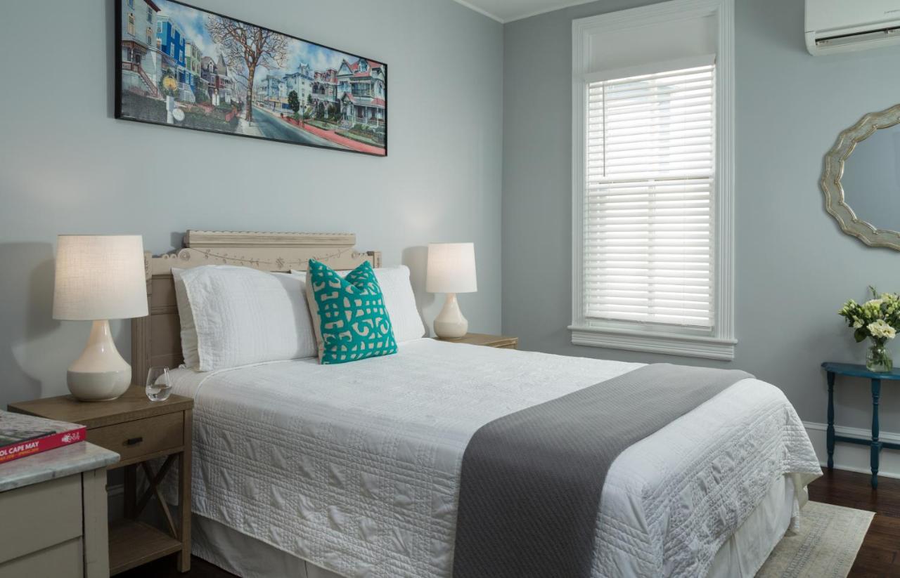  | The Carroll Villa Hotel