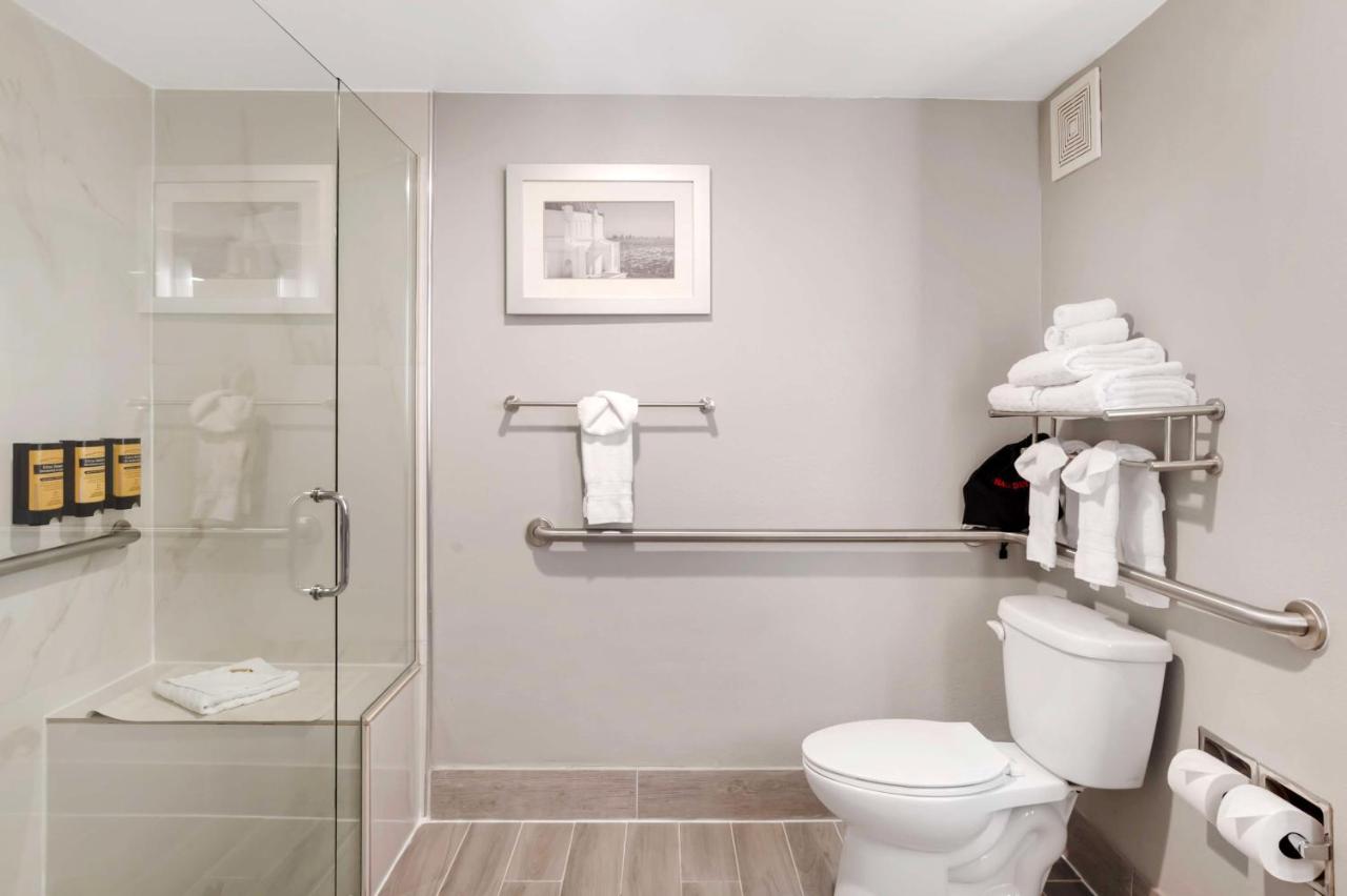 King Room with Roll-In Shower - Disability Access at Best Western Plus Commerce Hotel