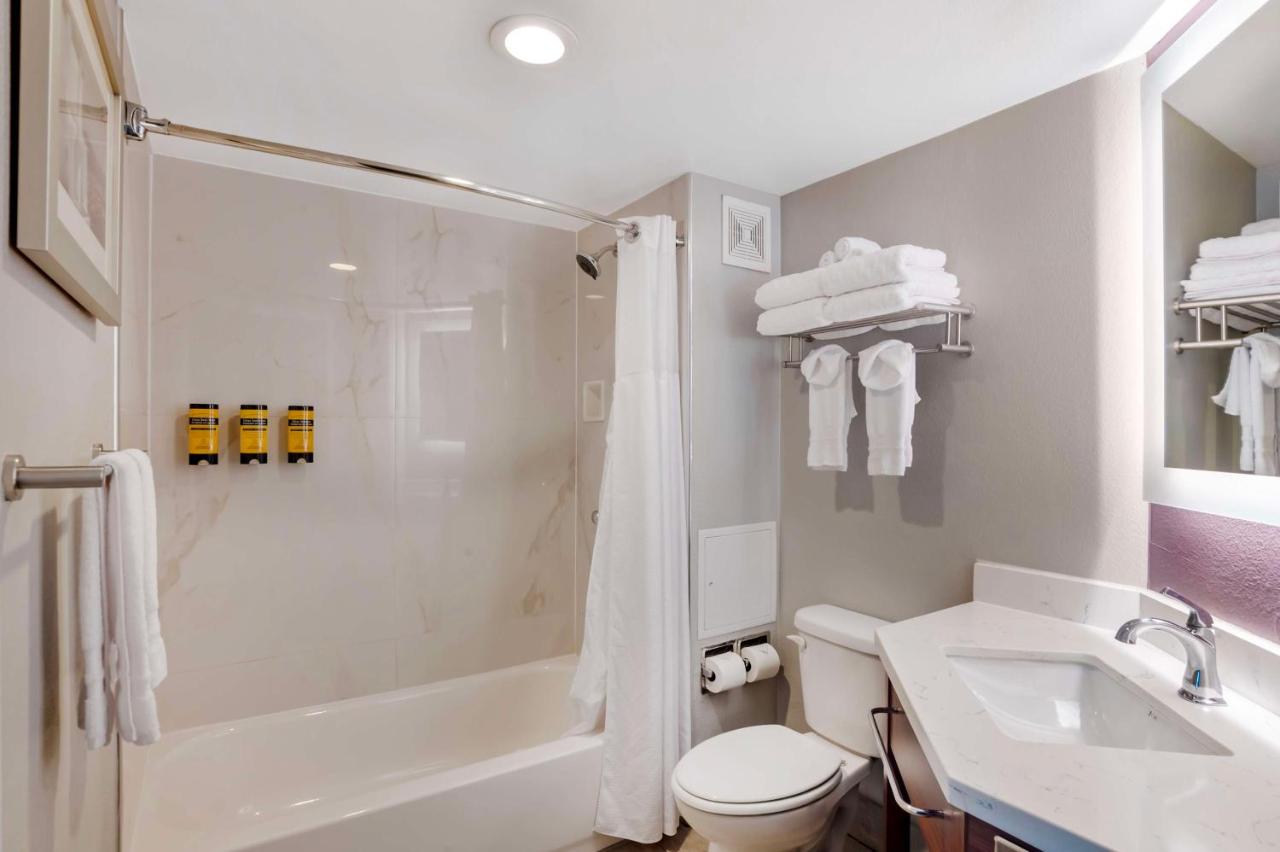 King Room at Best Western Plus Commerce Hotel