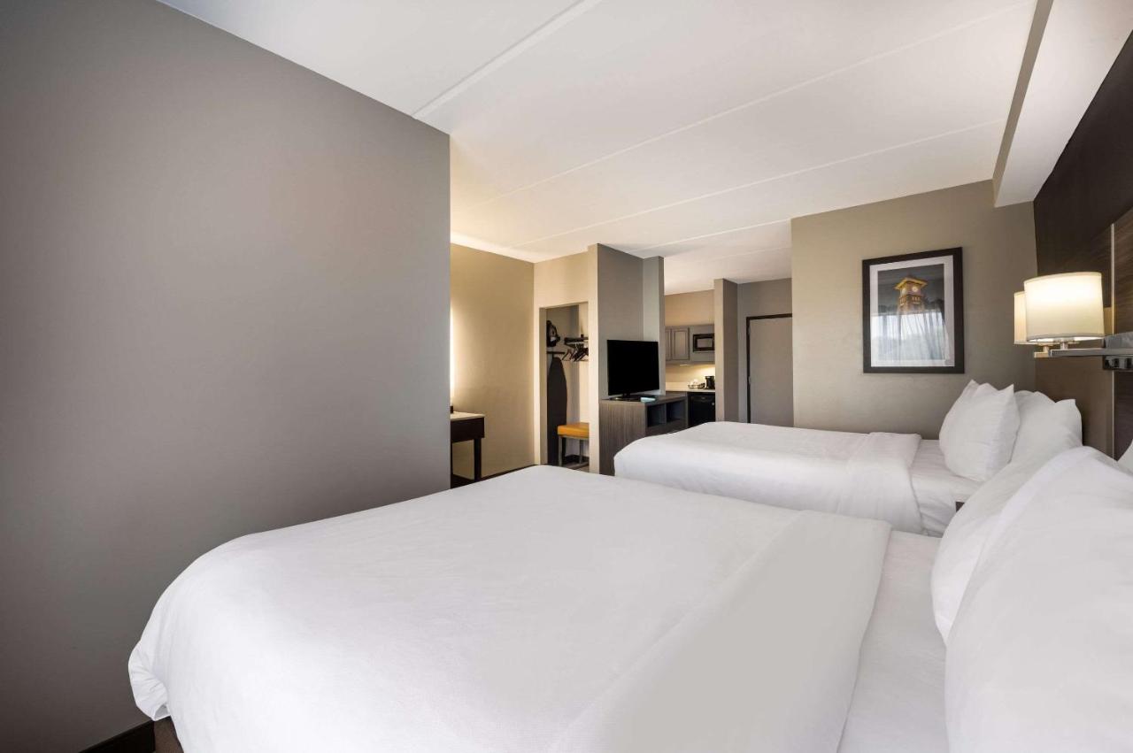 Queen Suite with Two Queen Beds - Non-Smoking at Comfort Suites Northlake