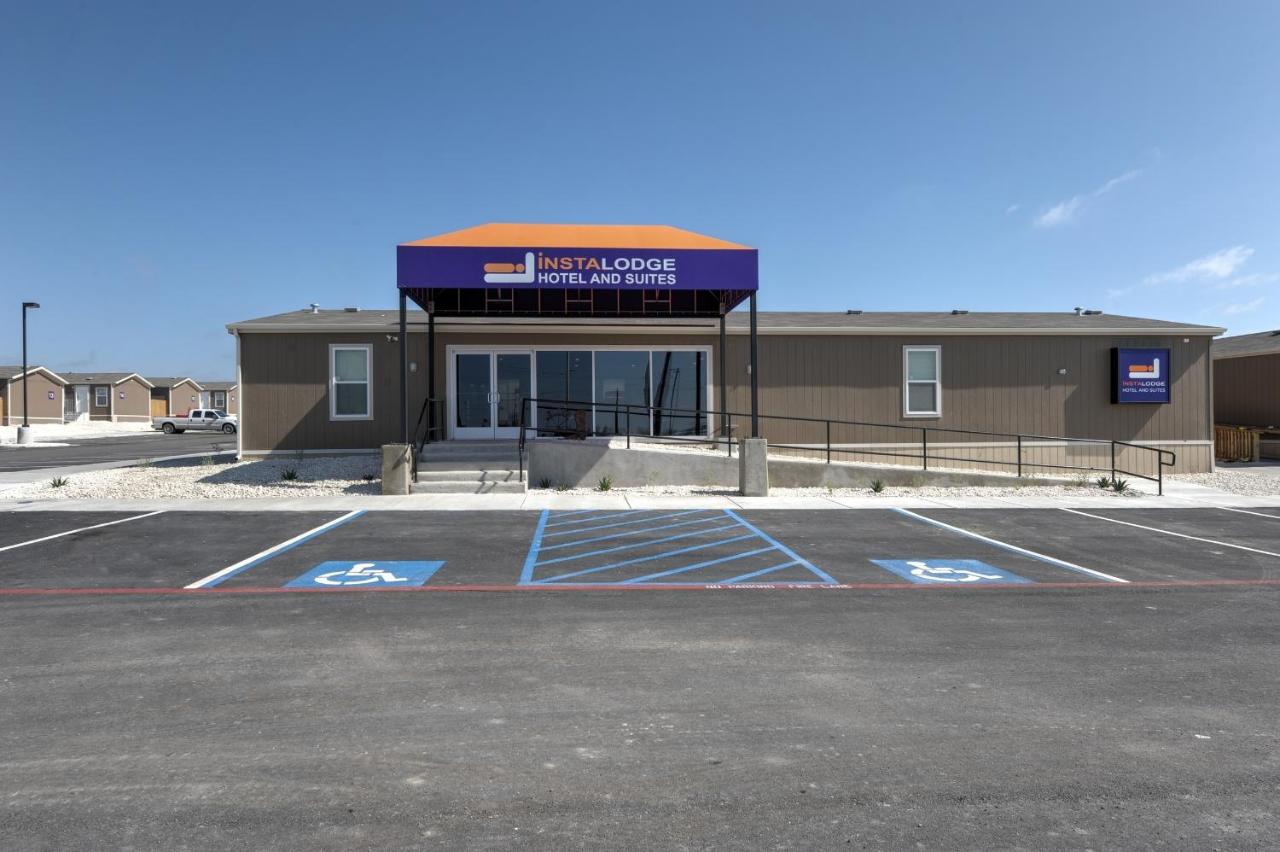 | Instalodge Hotel and Suites Karnes City
