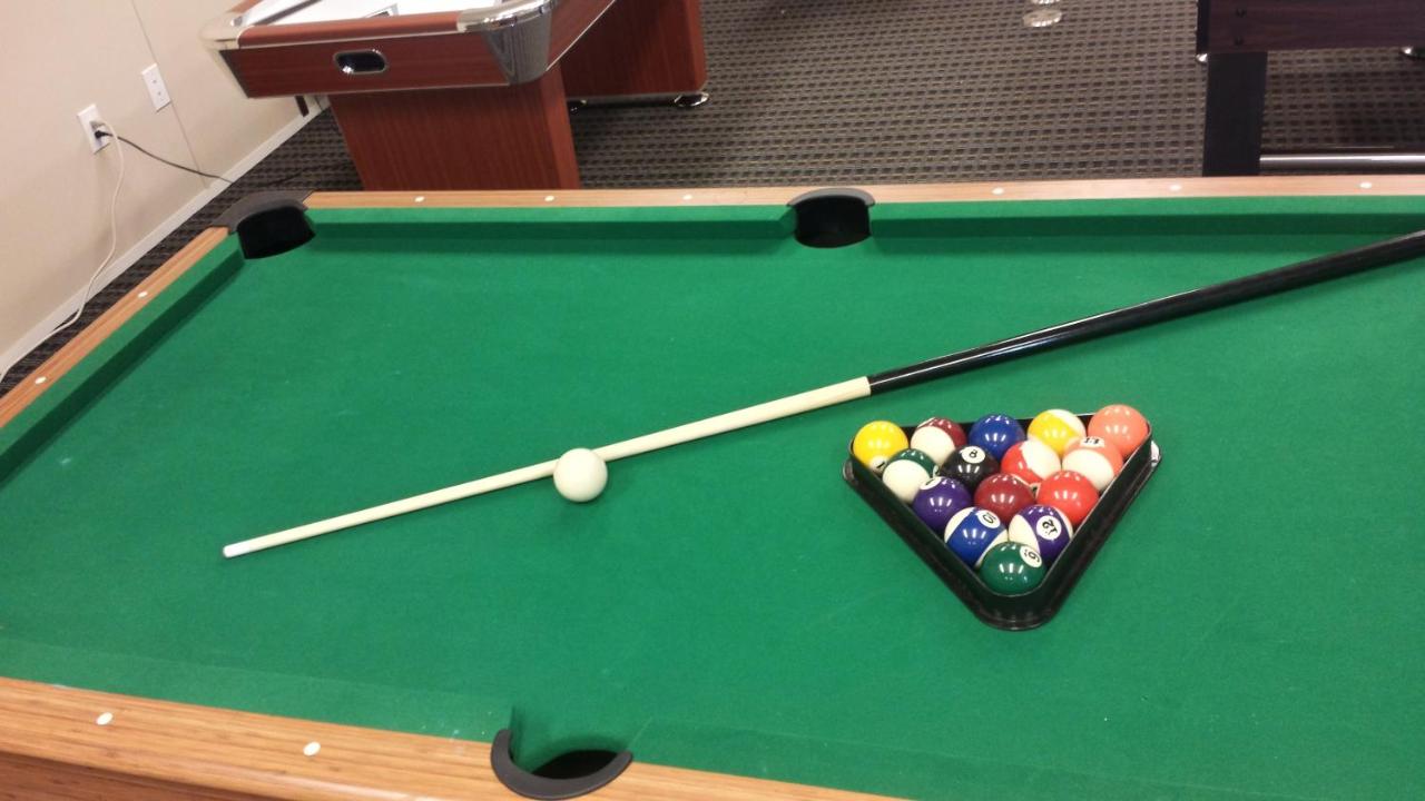 | Instalodge Hotel and Suites Karnes City