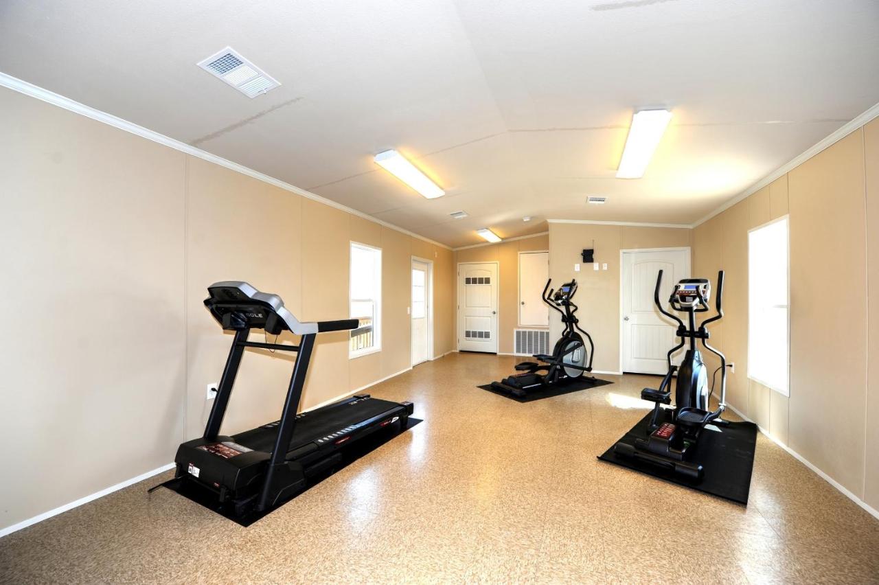 | Instalodge Hotel and Suites Karnes City
