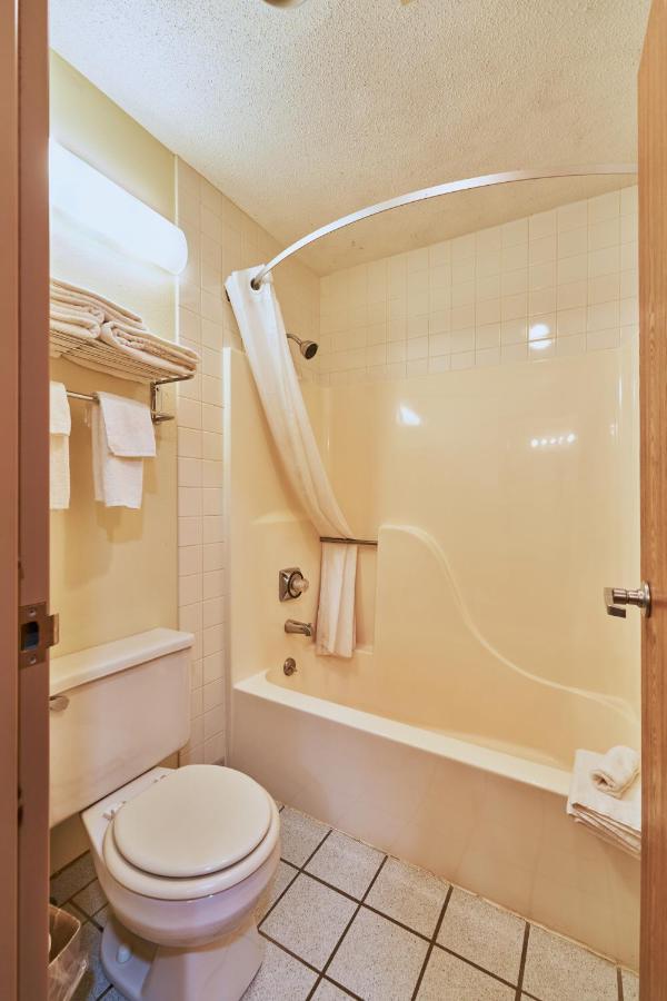 Queen Room with Two Queen Beds - Non-Smoking at Econo Lodge Maquoketa