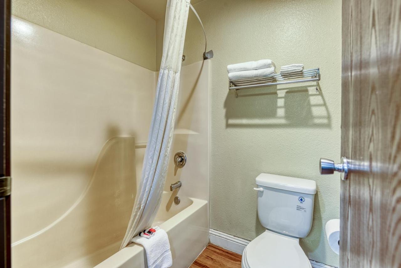 King Room - Non-Smoking at Super 8 by Wyndham Alamosa