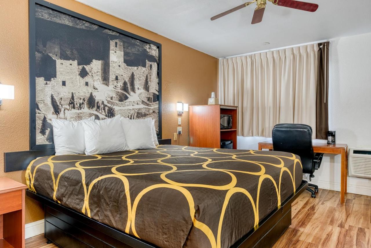 King Room - Non-Smoking at Super 8 by Wyndham Alamosa