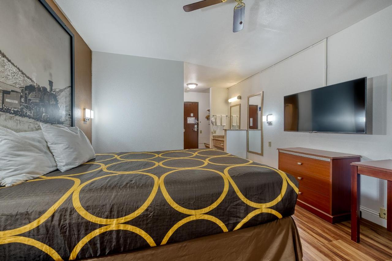 Queen Room - Mobility Access/Non-Smoking at Super 8 by Wyndham Alamosa