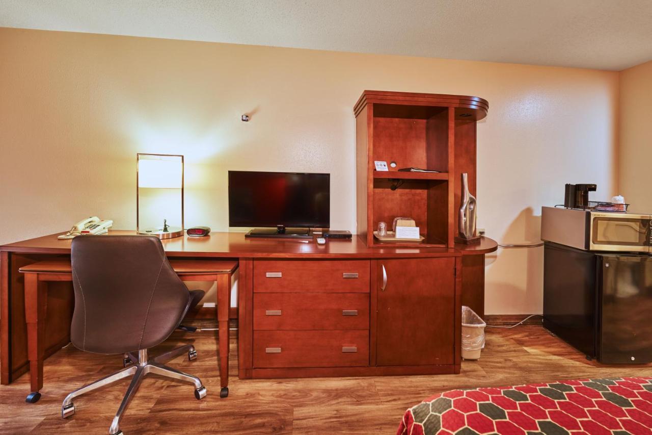 Room #52823220 at Econo Lodge Maquoketa
