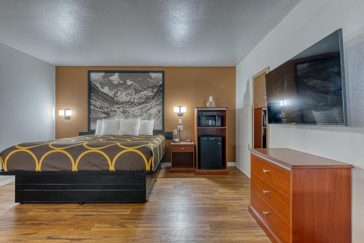 Studio Suite with Two King Beds - Non-Smoking at Super 8 by Wyndham Alamosa
