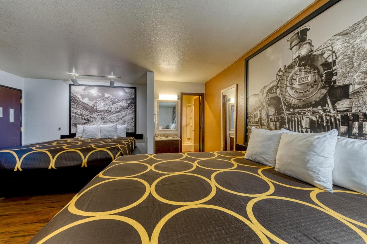 Studio Suite with Three King Beds - Non-Smoking at Super 8 by Wyndham Alamosa