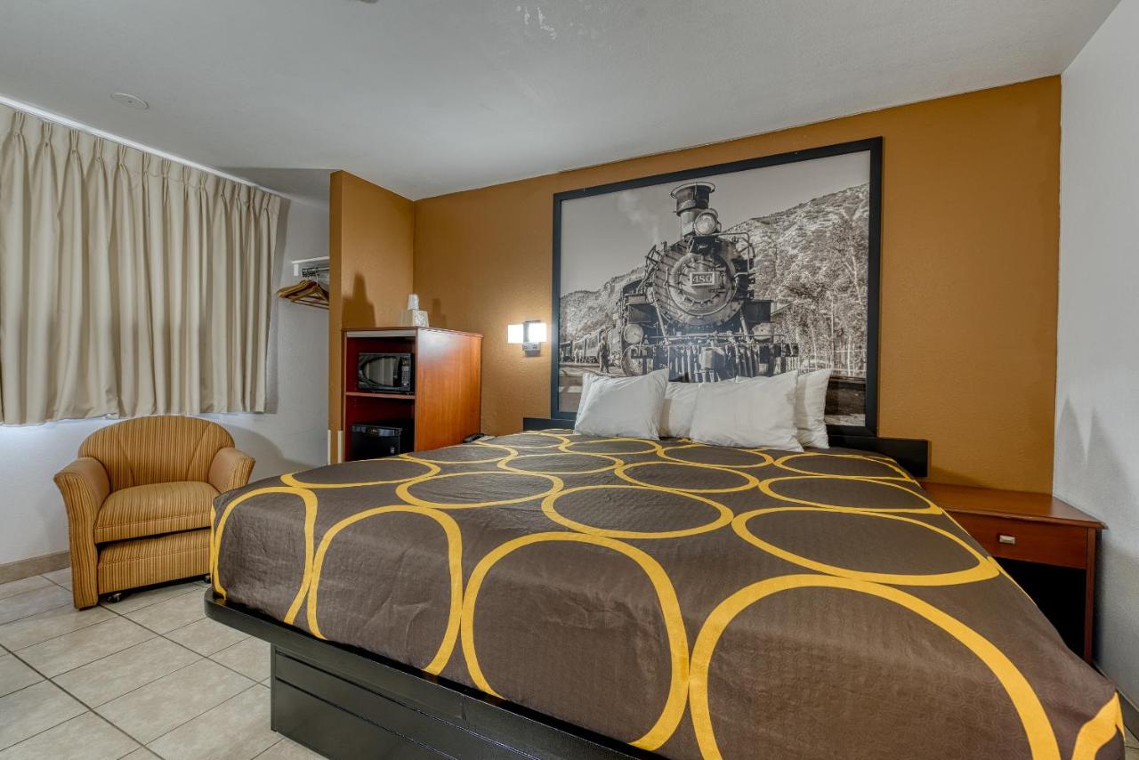 King Room - Dog Friendly - Non-Smoking at Super 8 by Wyndham Alamosa