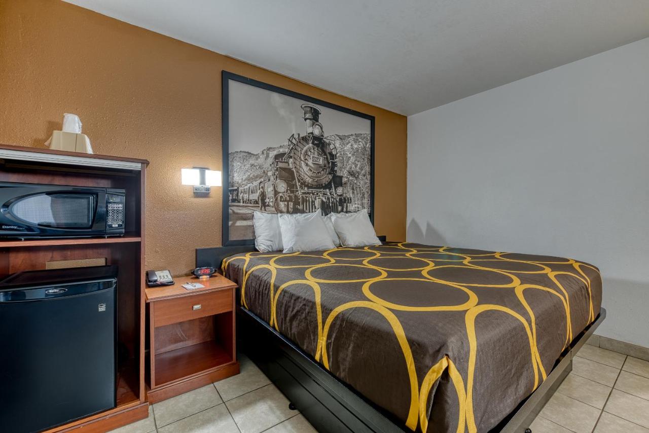 King Room - Dog Friendly - Non-Smoking at Super 8 by Wyndham Alamosa