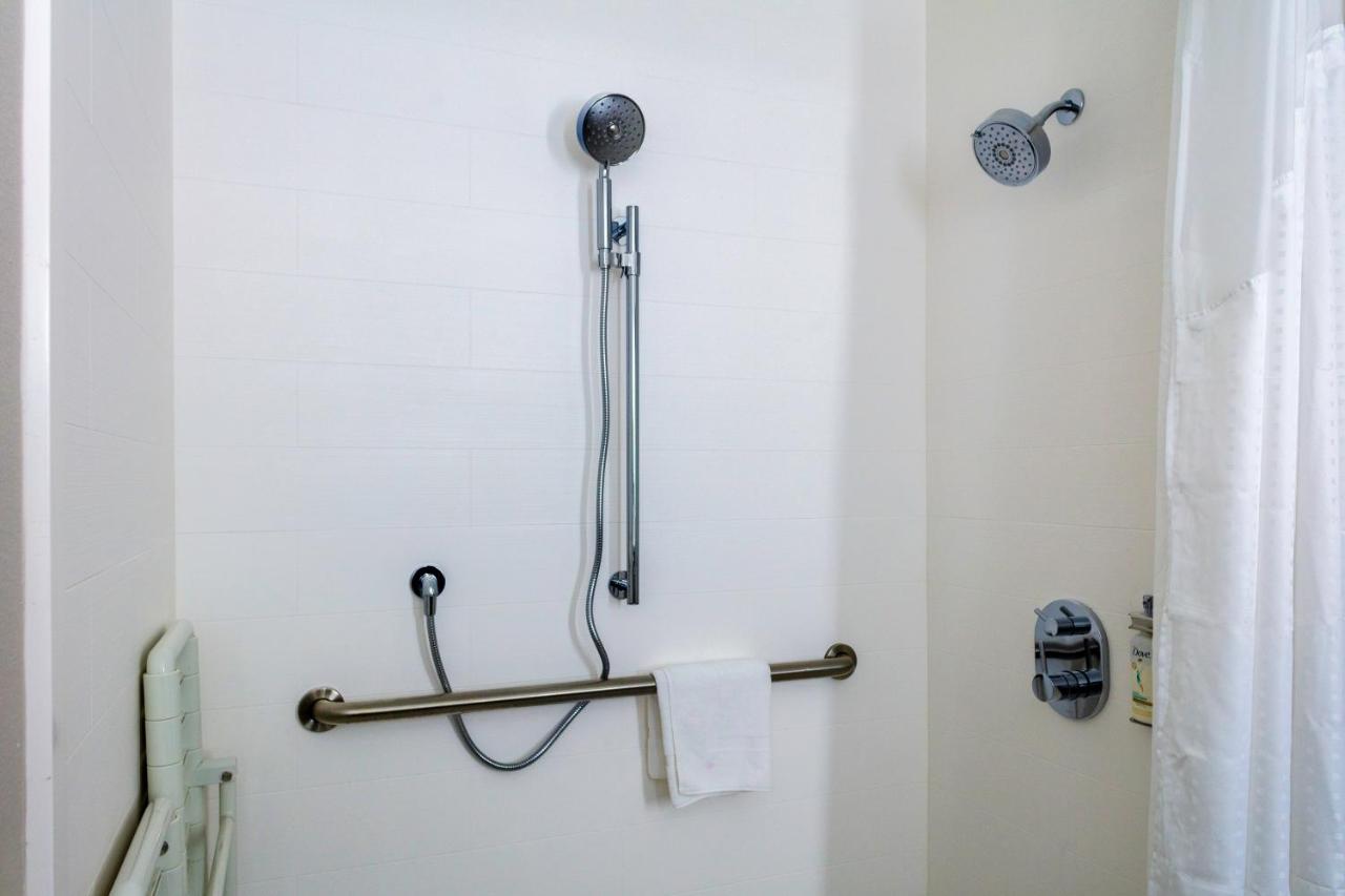 Standard King Room - Communications Mobility Accessible at Holiday Inn Express Rocky Mount Sports Center by IHG