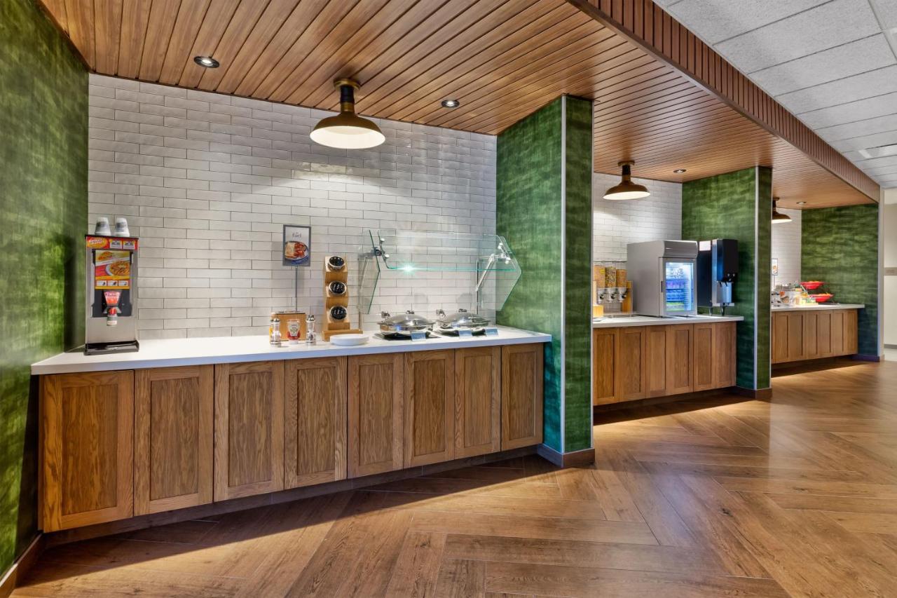 | Fairfield by Marriott Inn & Suites Grand Rapids North