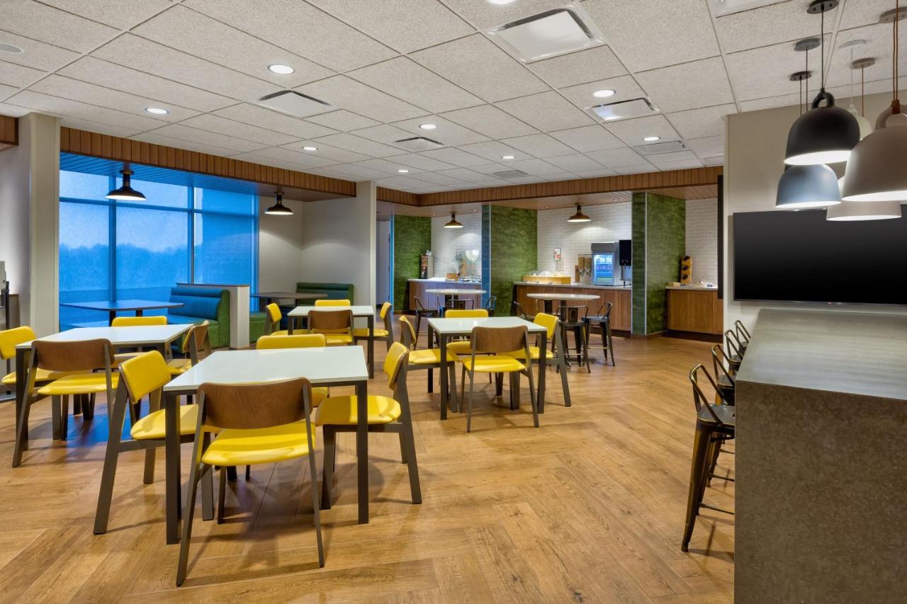 | Fairfield by Marriott Inn & Suites Grand Rapids North