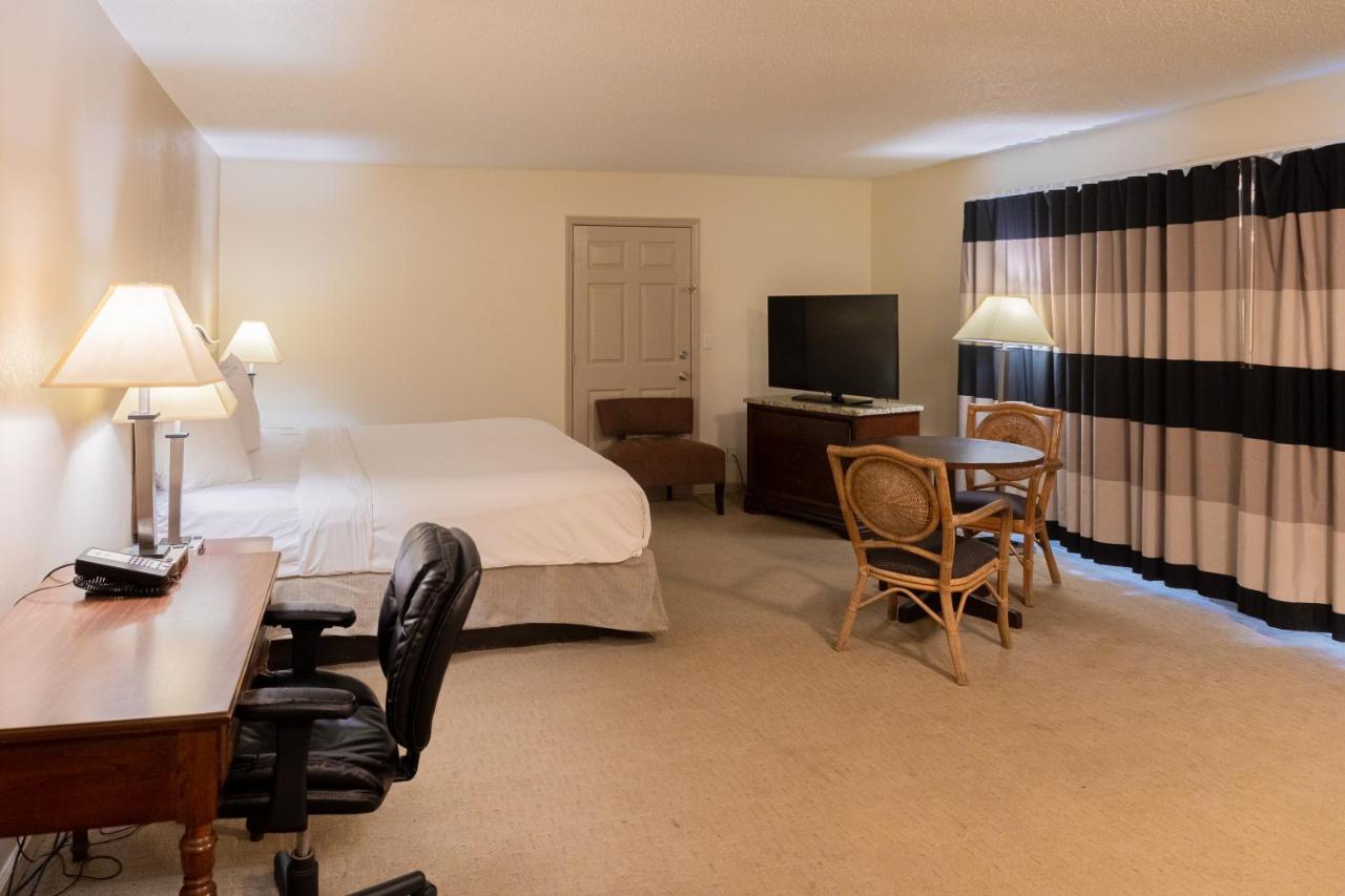  | Cottonwood Suites Savannah Hotel & Conference Center