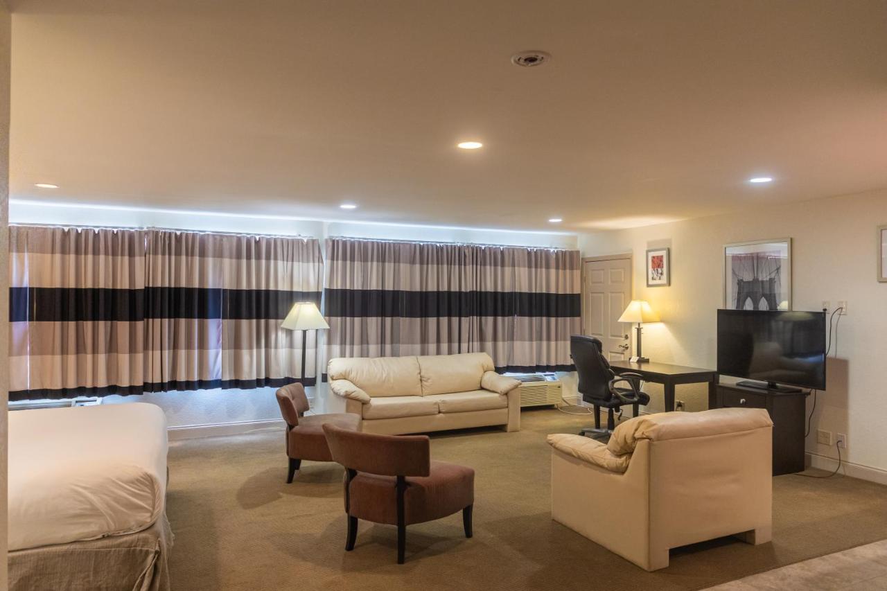  | Cottonwood Suites Savannah Hotel & Conference Center