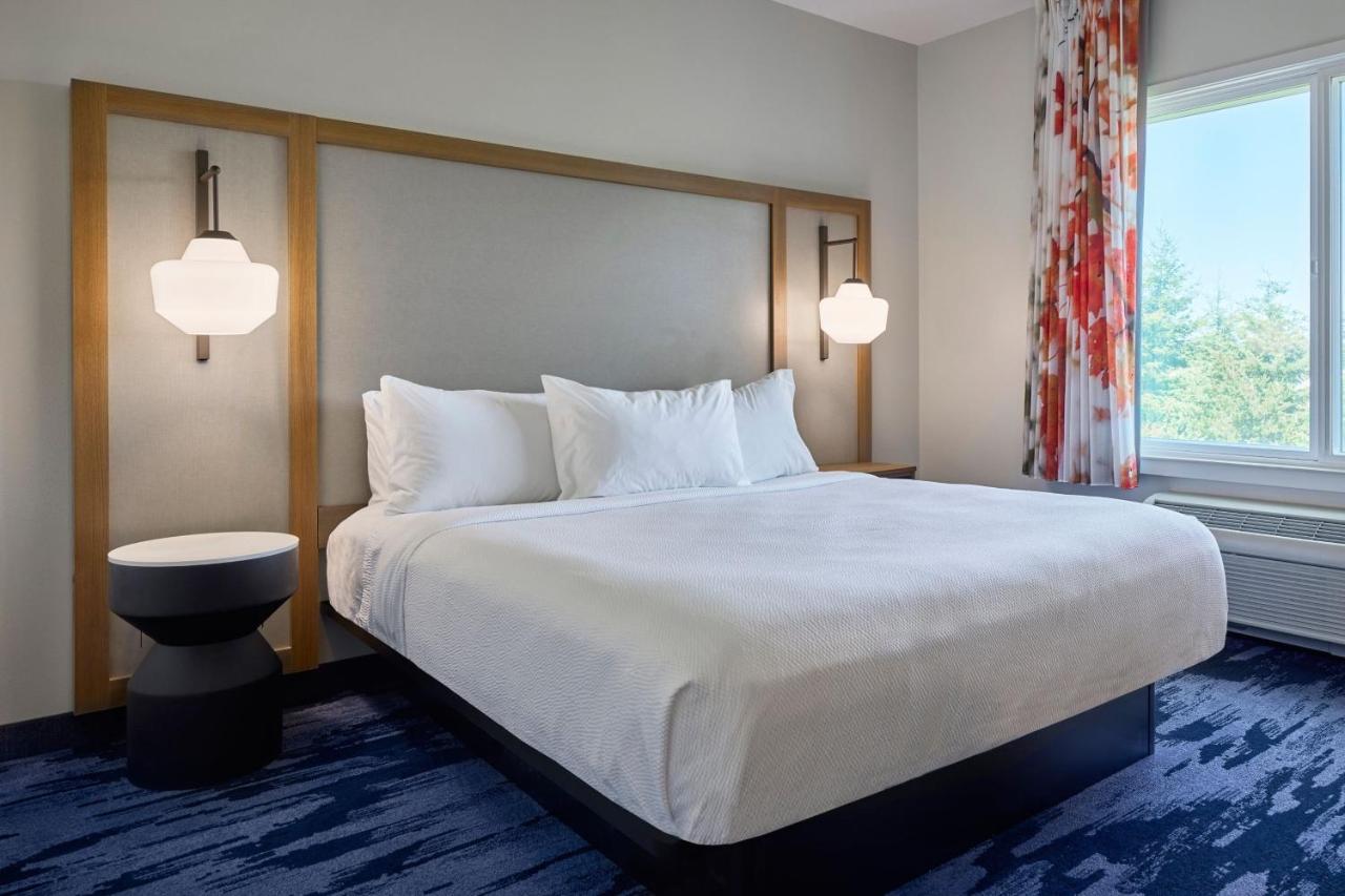 | Fairfield Inn & Suites by Marriott Burlington
