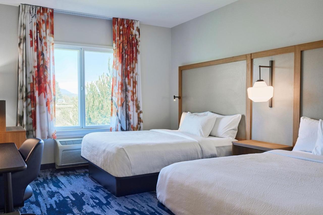 | Fairfield Inn & Suites by Marriott Burlington