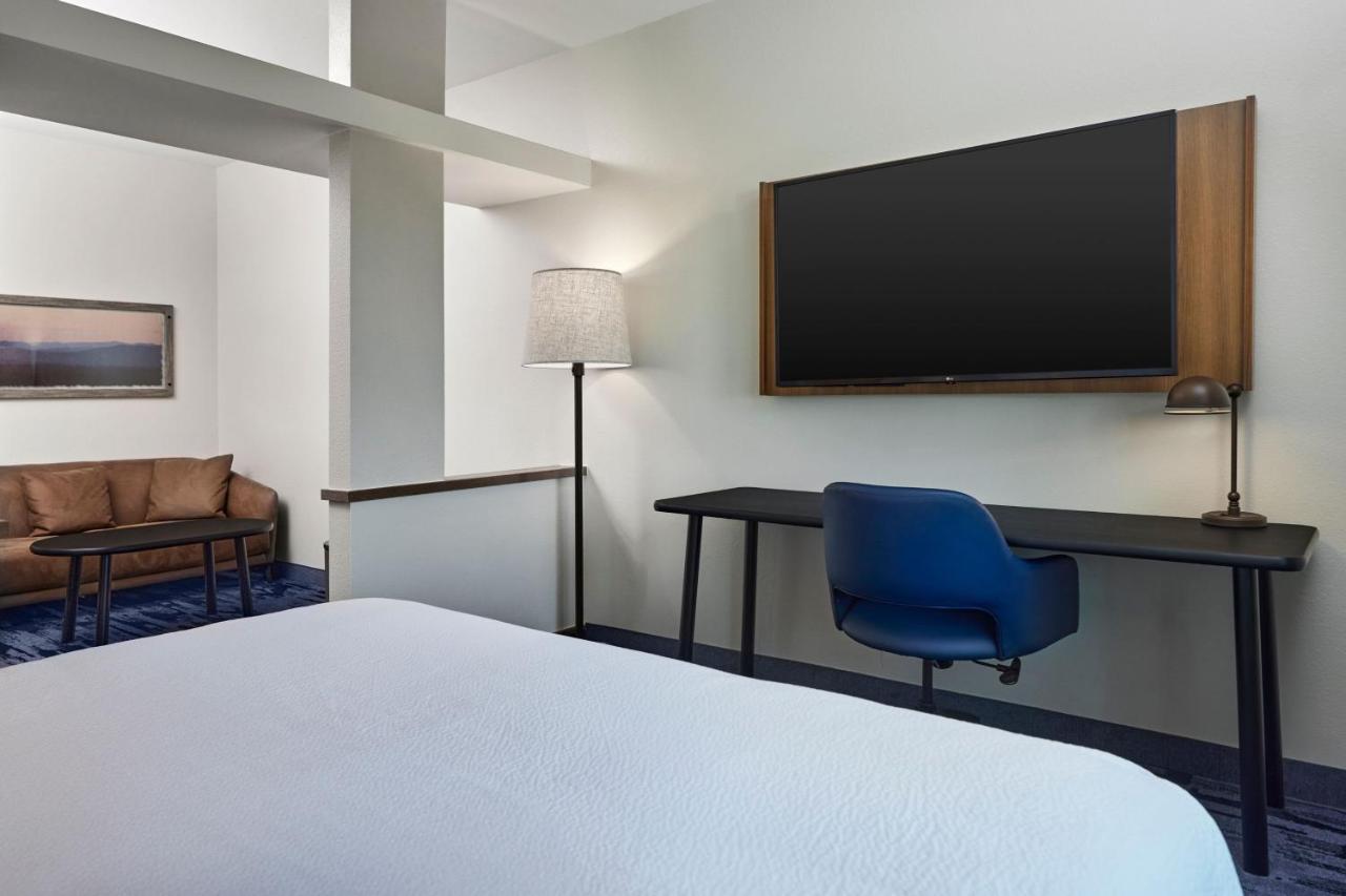 Suite, 1 King at Fairfield Inn & Suites by Marriott Burlington