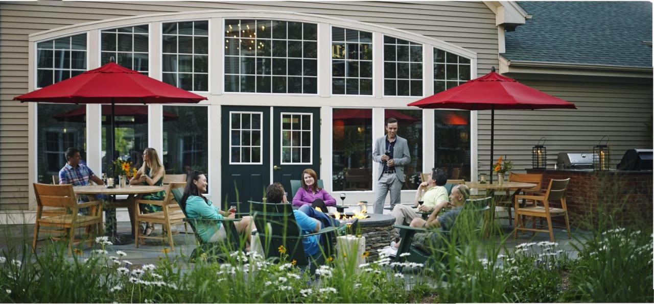 | Green Mountain Suites Hotel