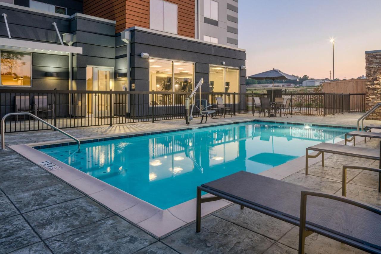 | Fairfield by Marriott Inn & Suites Albertville