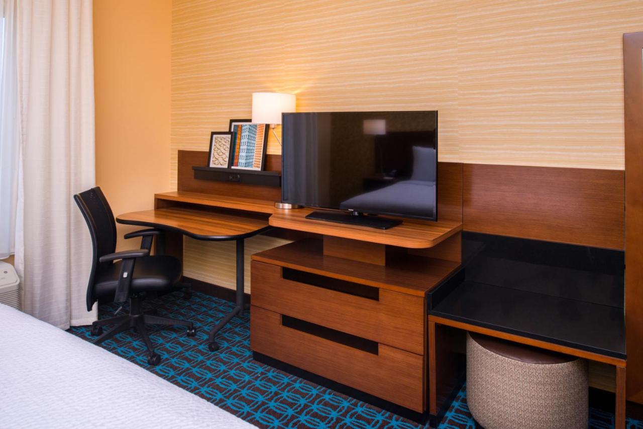 King Room at Fairfield Inn and Suites by Marriott Akron Stow