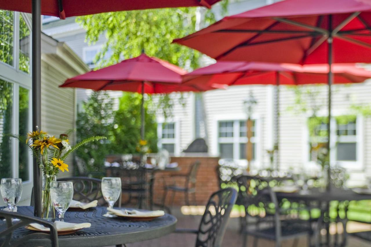 | Green Mountain Suites Hotel