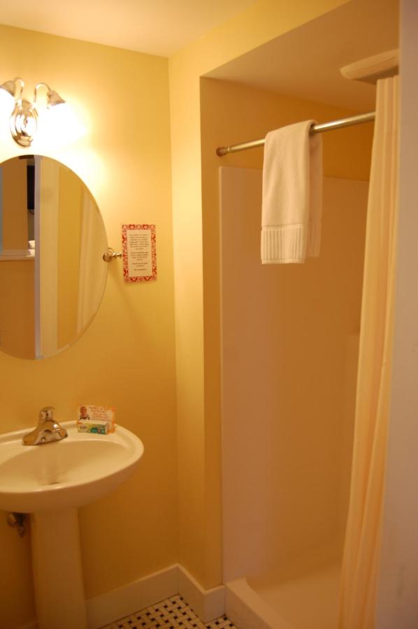 | Cranmore Inn