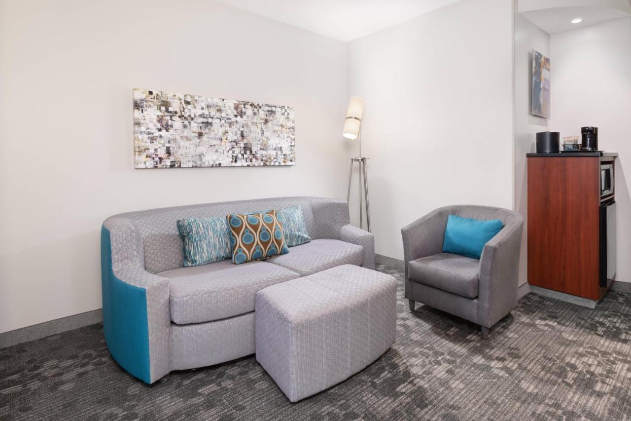 King Studio at Courtyard by Marriott Pittsburgh Washington/Meadow Lands