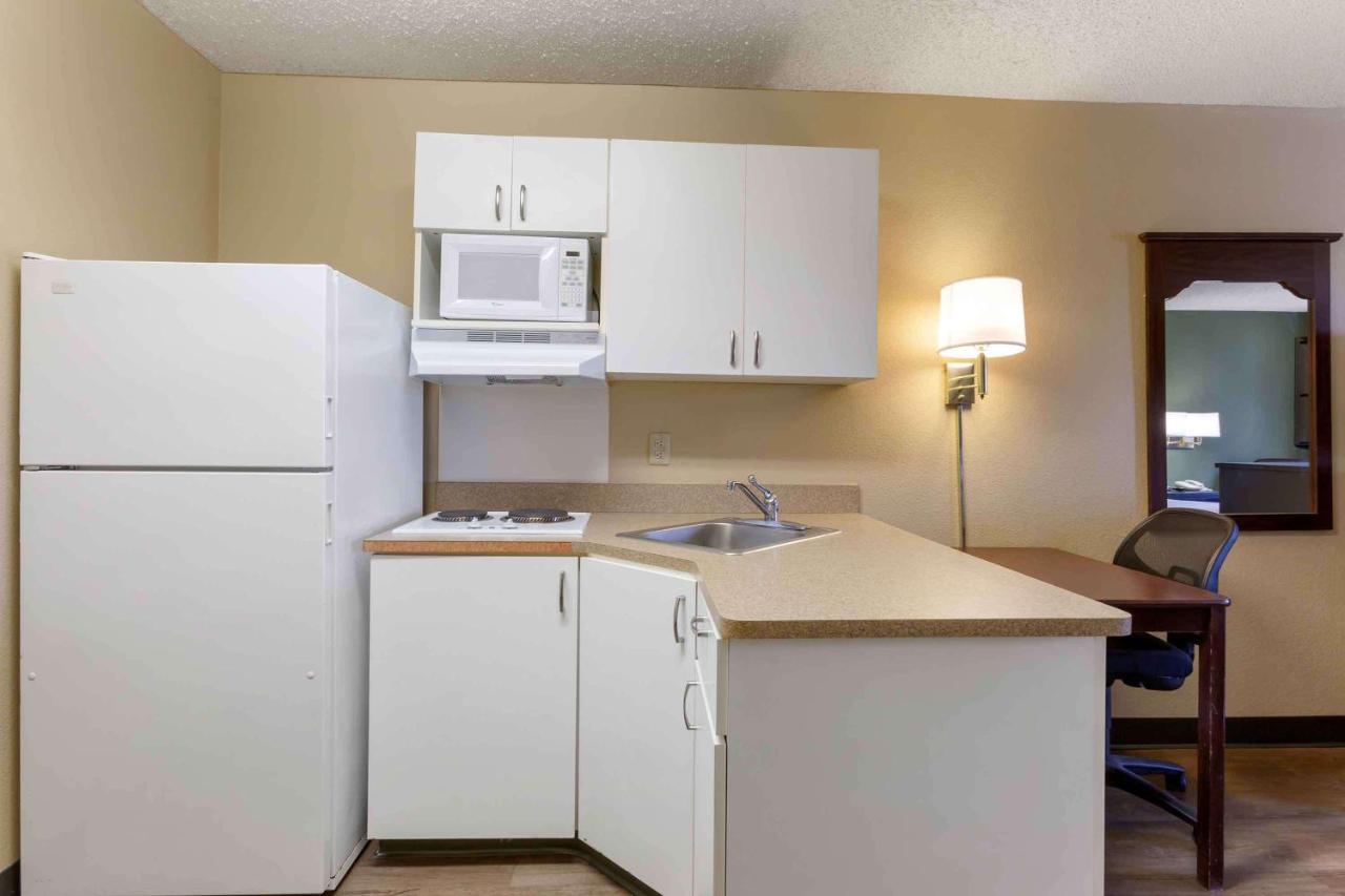 Queen Studio - Non-Smoking at Extended Stay America Select Suites Phoenix Scottsdale North
