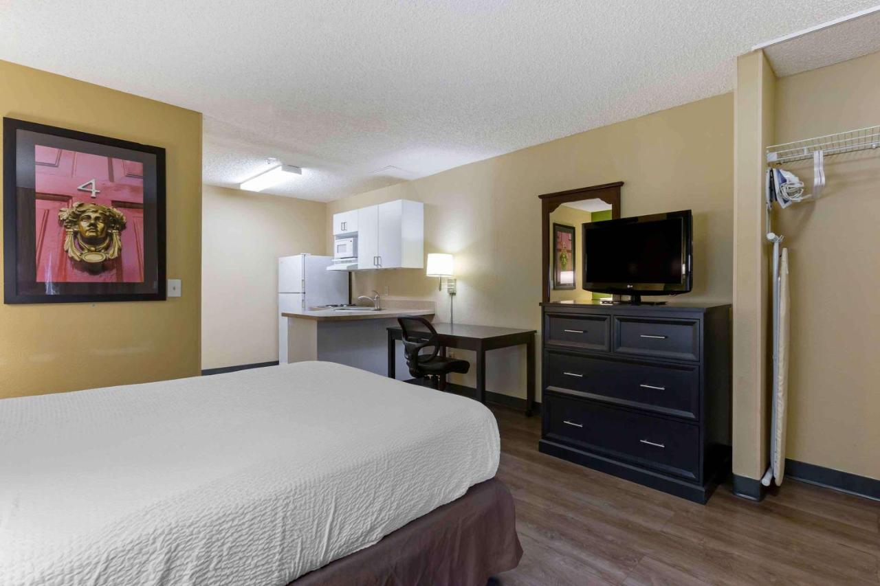 Studio with 1 King Bed - Non-Smoking at Extended Stay America Select Suites Phoenix Scottsdale North