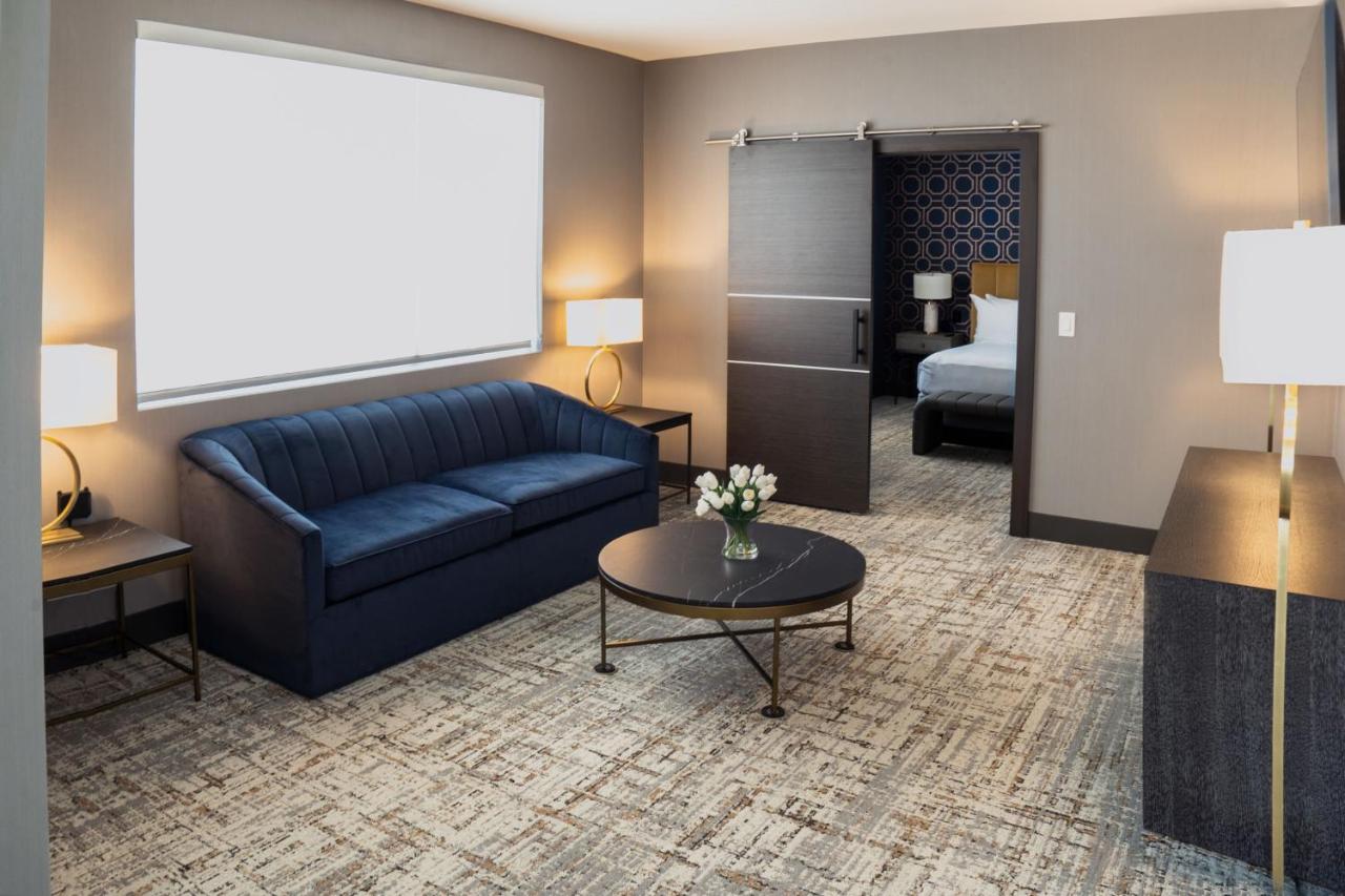 Penthouse King Suite with Sofa Bed at SpringHill Suites by Marriott Chicago Chinatown